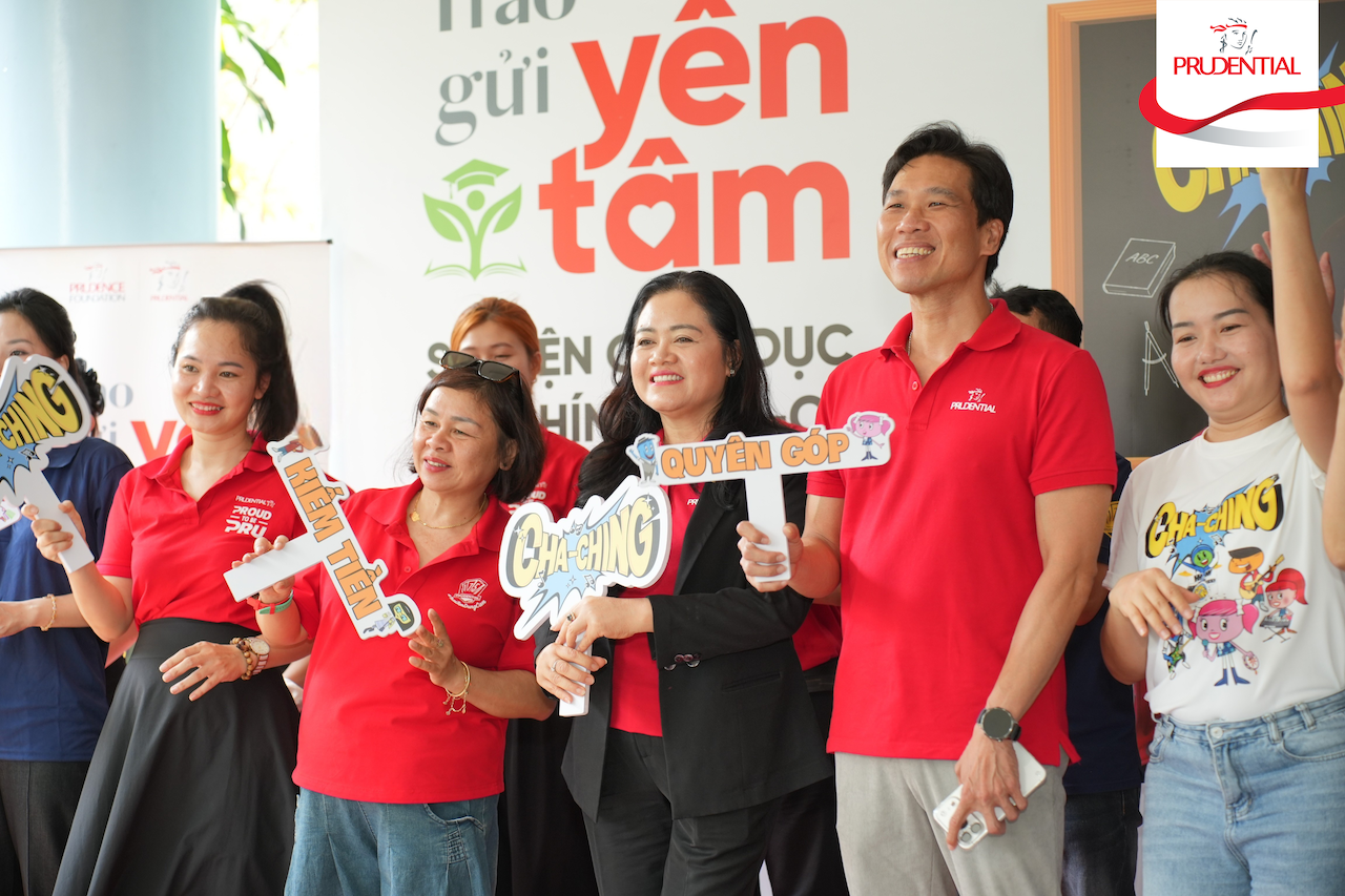 dai-dien-prudential-viet-nam-giao-luu-tai-truong-tinh-thuong-ai-linh-1774421843.png