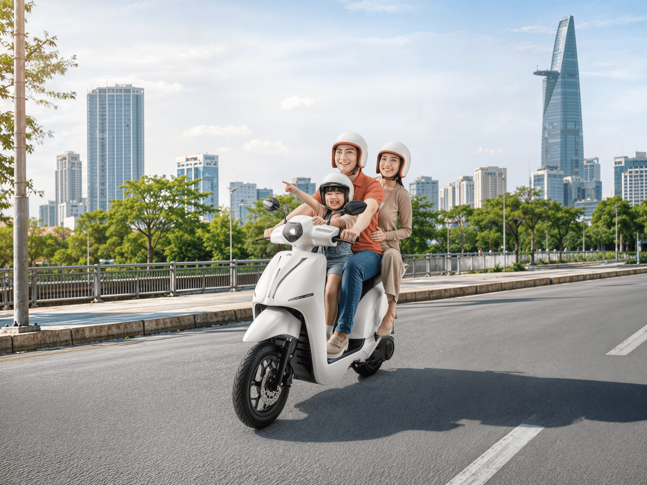 Ra mắt xe máy điện ERA: Sạc 2 tiếng đi tới 200km, pin 50L gây chú ý thị trường