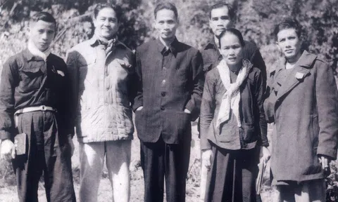 Những hình ảnh hiếm ghi dấu hoạt động của vị Chủ tịch Hội LHPN Việt Nam lâu năm nhất