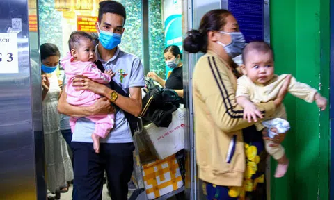 Sau vụ phân làn, nhà xe sân bay Tân Sơn Nhất hứa bổ sung 2 thang máy