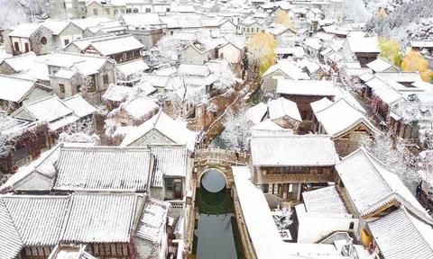 Vẻ đẹp Cổ Bắc thủy trấn (Bắc Kinh) trong trận tuyết đầu mùa