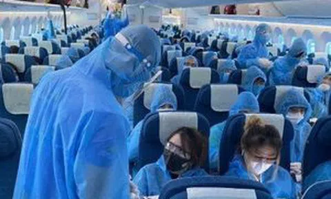 Tiếp viên Vietnam Airlines được cách ly theo quy định nào?