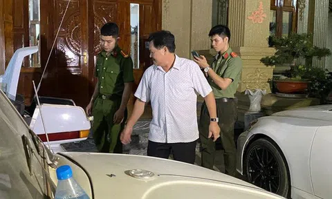 Khám xét nhà Thiện Soi, đại gia sở hữu 2 biệt thự dát vàng bị tố cho vay lãi 'cắt cổ'