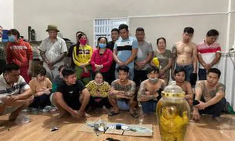 21 đối tượng đang sát phạt tại sòng bạc ven sông Đồng Nai