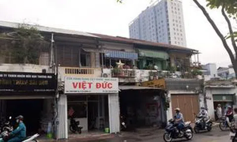 TP.HCM: Cháy lớn trong khu nhà tập thể, 2 người mắc kẹt
