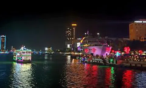 Đà Nẵng miễn phí 3000 vé du ngoạn sông Hàn về đêm cho du khách