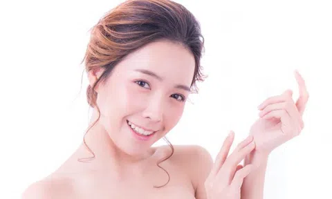 Chỉ pha mật ong với nước là sai: Dùng mật ong theo cách này mới là chuẩn nhất để giảm cân, thải độc