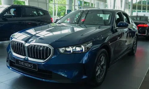 BMW 5 Series thế hệ mới ra mắt, sedan hạng sang giá từ 2,589 tỷ đồng