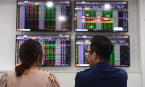 Chứng khoán hôm nay: Mua lo 'đu' đỉnh, bán sợ lỡ sóng?