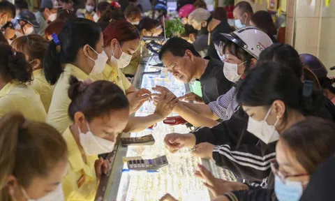 Lần đầu tiên người dân có thể bán vàng miếng với giá 127 triệu/lượng