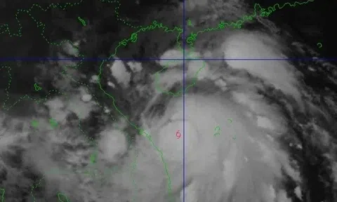 Bão số 10 cách Đà Nẵng 150 km, nguy cơ rủi ro thiên tai cấp 4