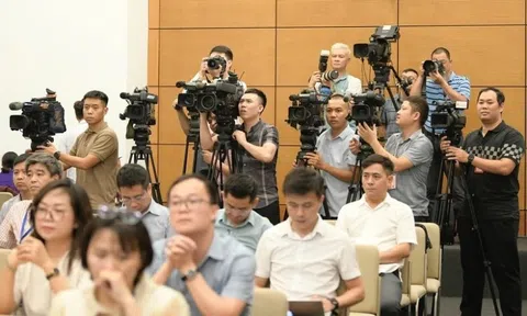 Đề nghị Facebook, TikTok trả phí bản quyền cho báo chí