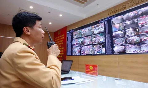 Pháo hoa rực sáng, Hà Nội bình yên bước vào năm mới