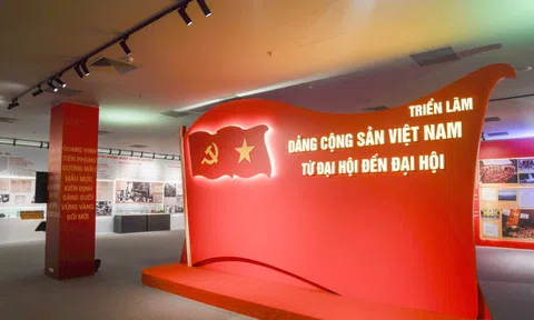 Nhìn lại lịch sử vẻ vang của Đảng thông qua triển lãm các kỳ Đại hội