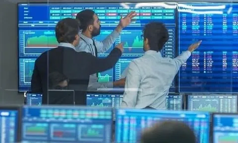 Phiên 27/1: Khối ngoại đảo chiều bán ròng, ngược chiều tung hàng trăm tỷ "gom" một mã Bluechips