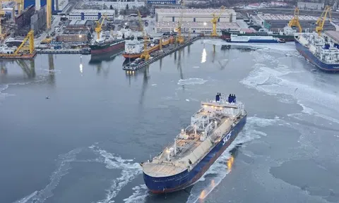 Cột mốc mới với tàu phá băng lớp Arc7 đầu tiên Nga tự đóng