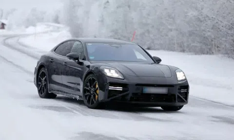 Porsche Panamera facelift lộ diện, vẫn là xe xăng