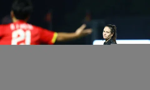 Dân mạng săn tìm trọng tài trận Việt Nam - Philippines