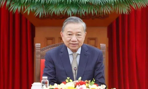 Tổng Bí thư điện đàm với Tổng thống Hàn Quốc