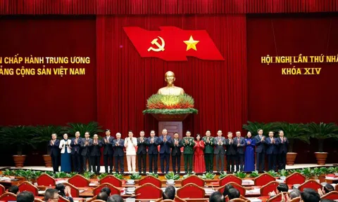 10 ủy viên Bộ Chính trị được phân công tham gia Ban Bí thư