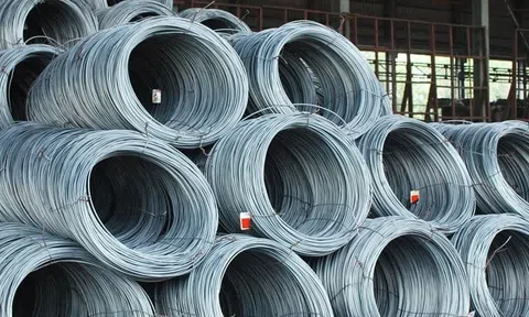 Chuyện gì đây: Doanh nghiệp thép thua lỗ 800 tỷ, cổ phiếu vẫn "thăng hoa" trên sàn chứng khoán