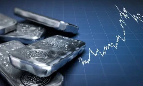 Quỹ bạc lớn nhất thế giới bán ra 130 tấn bạc trong 2 ngày