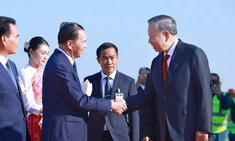Tổng Bí thư đến Vientiane, bắt đầu thăm Lào