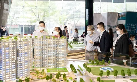 Lãi suất cho vay bất động sản lên gần 14%/năm: Người mua nhà 'ngồi trên đống lửa'