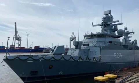 Bắt 2 nghi phạm phá hoại tàu chiến của Hải quân Đức