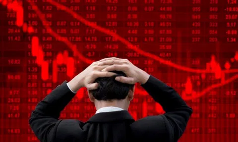 Khối ngoại thẳng tay bán ròng hơn 900 tỷ đồng phiên cuối tuần, "xả" mạnh một cổ phiếu ngân hàng