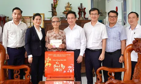 Phó bí thư Đặng Minh Thông thăm, chúc Tết người dân, chiến sĩ, y bác sĩ khu vực Bà Rịa - Vũng Tàu