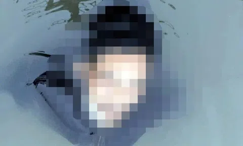 Phát hiện thi thể người đàn ông nổi trên sông Hồng