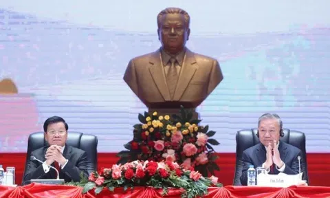 Tổng Bí thư thông báo kết quả Đại hội XIV của ĐCS Việt Nam tại Lào