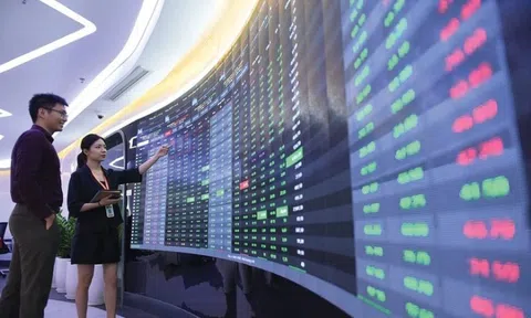 Chứng khoán trước nghỉ Tết: 'Chốt lời' gia tăng, dòng tiền suy yếu?