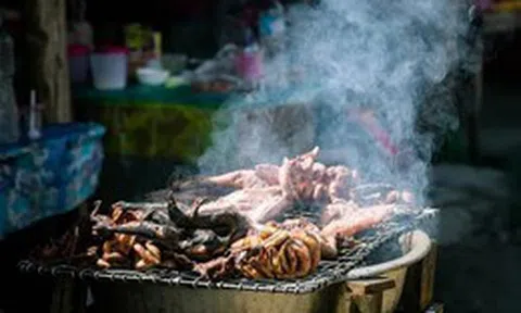 Tết về, chợ phiên Nậm Cắn rộn ràng trên đỉnh Đam