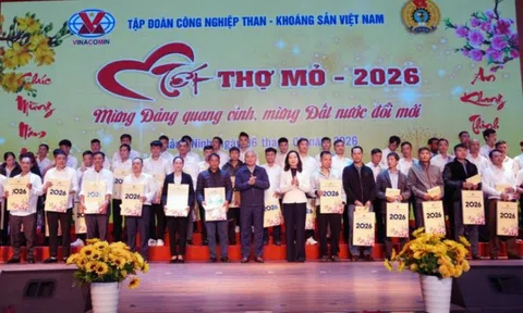 Thưởng Tết trung bình 10 triệu đồng cho những người thợ mỏ