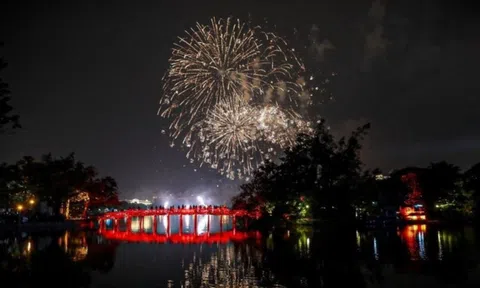 Rực sáng sắc pháo hoa trên khắp mọi miền đất nước mừng Xuân Bính Ngọ