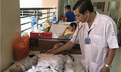 Ca bệnh sốt xuất huyết tăng nhanh, bệnh viện quá tải
