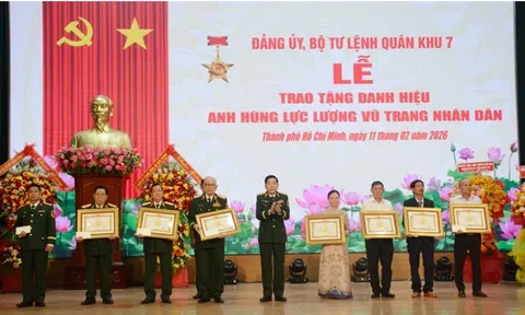 Tặng danh hiệu Anh hùng LLVT nhân dân cho 7 tướng lĩnh Quân đội
