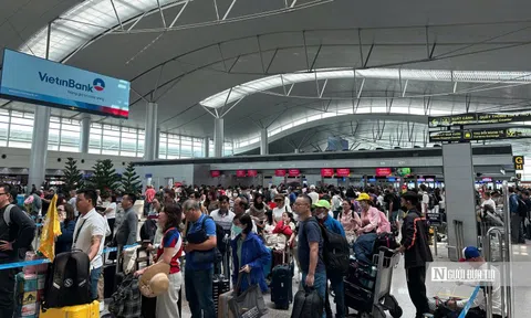 Khách đổ về sân bay Tân Sơn Nhất tăng "khủng" dịp Tết, người dân cần lưu ý lịch trình
