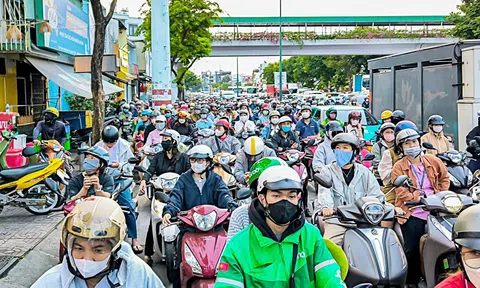 Đón Tết, số điện thoại đường dây nóng nhớ thuộc 'nằm lòng'