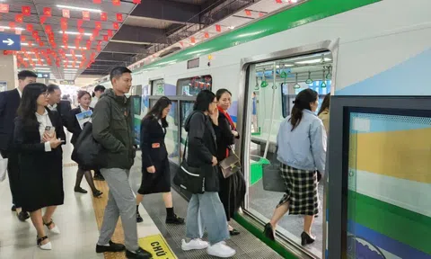 Hà Nội miễn phí cho khách đi tàu hai tuyến metro dịp Tết