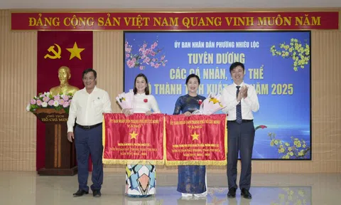 Bí thư phường Nhiêu Lộc và hai hiệu trưởng được bằng khen về xây dựng và phát triển TP.HCM