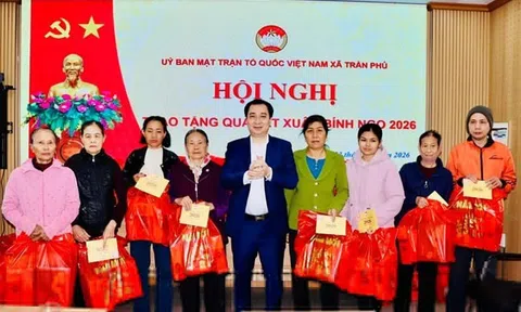 Tết sẻ chia đến với các gia đình khó khăn ở xã Trần Phú