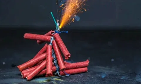 Đốt pháo “cho vui” đêm Giao thừa, coi chừng mất 40 triệu đồng