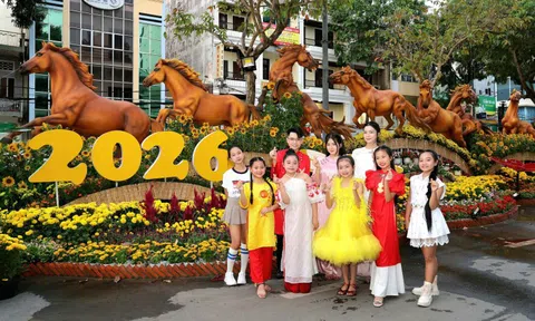 Cần Thơ khai mạc đường hoa nghệ thuật xuân Bính Ngọ 2026