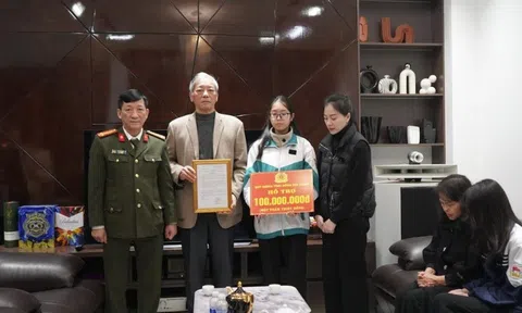 Truy thăng cấp hàm Thượng tá với đồng chí Lao Hoàng Hải