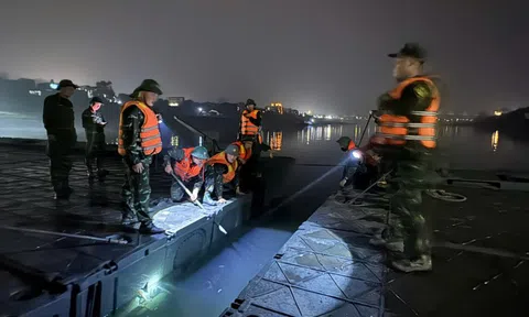 Thủ tướng gửi thư khen các đơn vị đã thần tốc lắp cầu phao qua sông Lô