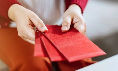 Nỗi ám ảnh 'đi làm thành phố về chắc lì xì nhiều lắm ha'