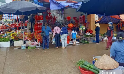 Áp lực tiền mừng tuổi: Nỗi lo khiến nhiều người ngại đi chúc Tết